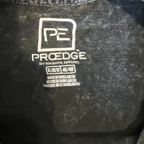 Women’s XL Wisconsin badger shirt- distressed look - Picture 4 of 4